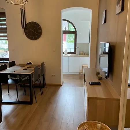 Apartament Przystanek - Ul Komuny Paryskiej 3