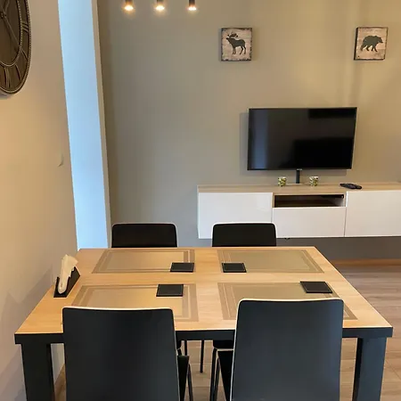 Przystanek - Ul Komuny Paryskiej 3 卡尔帕奇