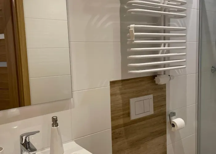 Przystanek - Ul Komuny Paryskiej 3 Apartment